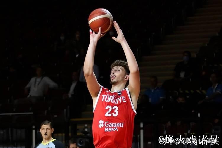 火箭交易暗藏心机：申京表现惊艳+选秀权增值，奇才遭遇滑铁卢